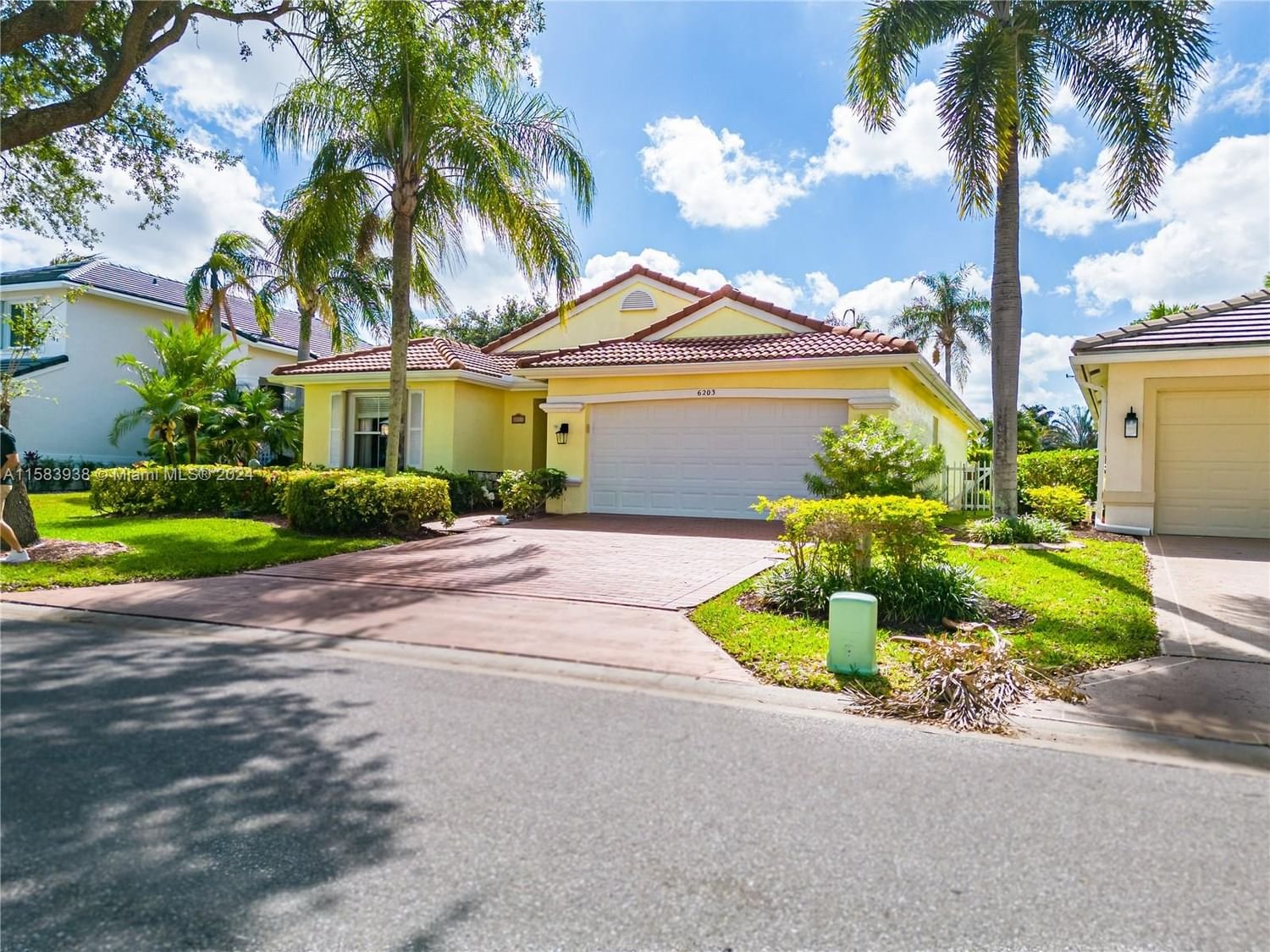Real estate property located at 6203 Grand Cypress Cir, Palm Beach County, WINSTON TRAILS PAR 4, Lake Worth, FL