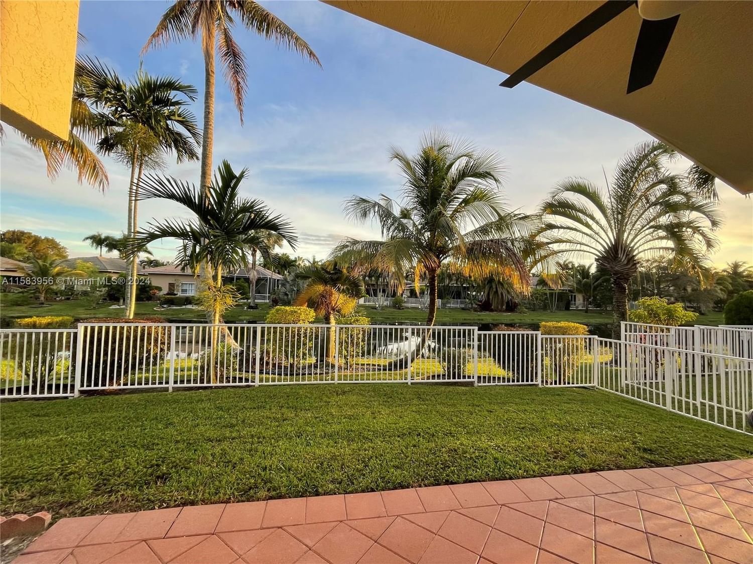 Real estate property located at 12382 53rd St, Broward County, WYNDHAM LAKES NORTH, Coral Springs, FL