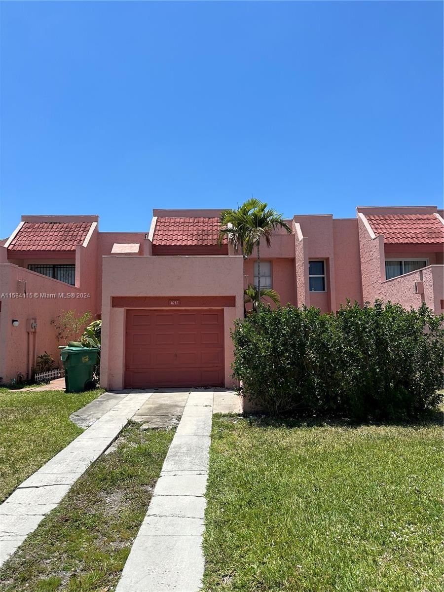 Real estate property located at 1637 56th Ter #6, Broward County, WIMBLEDON TOWNHOUSE I-1 C, Lauderhill, FL