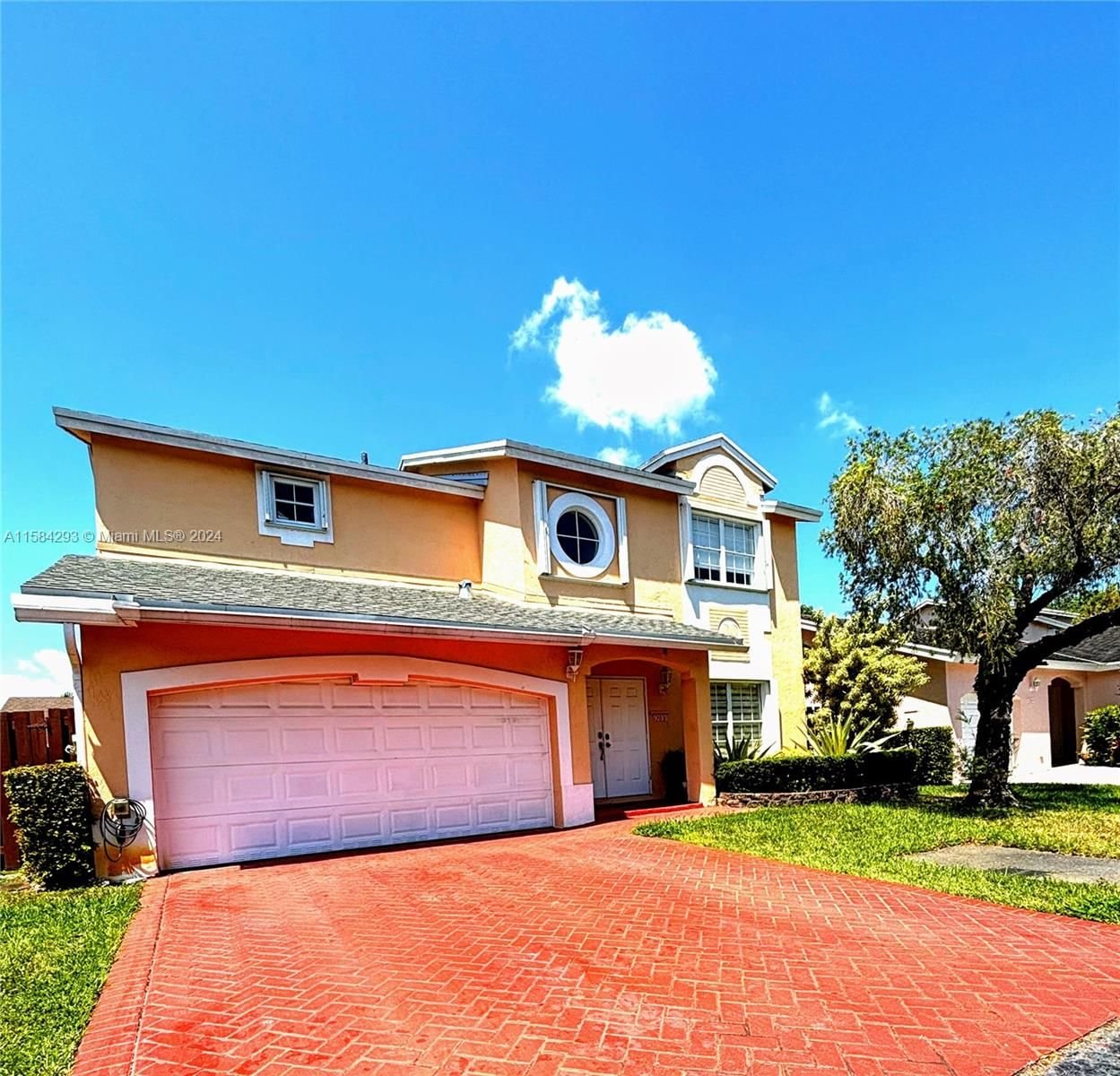 Real estate property located at 9735 51st Ter, Miami-Dade County, AMEND PLAT OF DORAL LAKES, Doral, FL