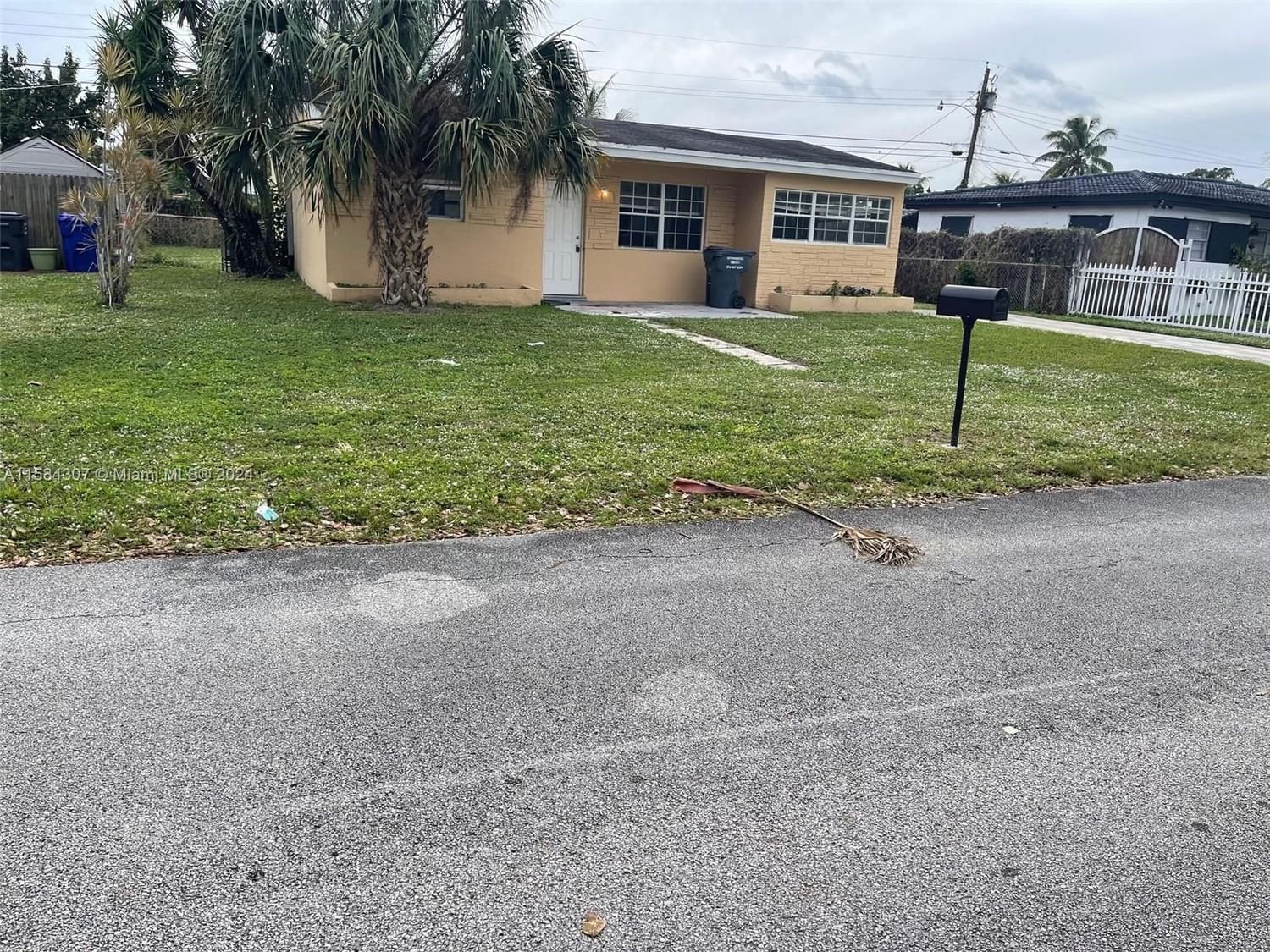 Real estate property located at 6240 Mayo St, Broward County, THIRD AMEND PLAT OF PORTI, Hollywood, FL