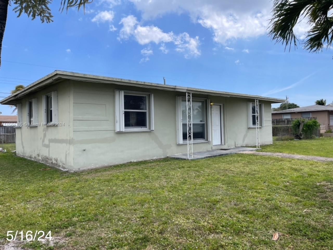 Real estate property located at 3001 35th Ave, Broward, LAKE FOREST SEC 4, West Park, FL