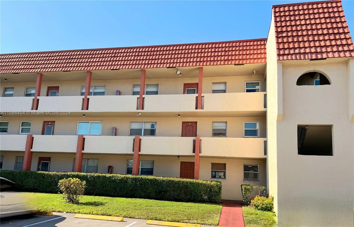 Real estate property located at 2651 Sunrise Lakes Dr #112, Broward County, SUNRISE LAKES 9 CONDO, Sunrise, FL