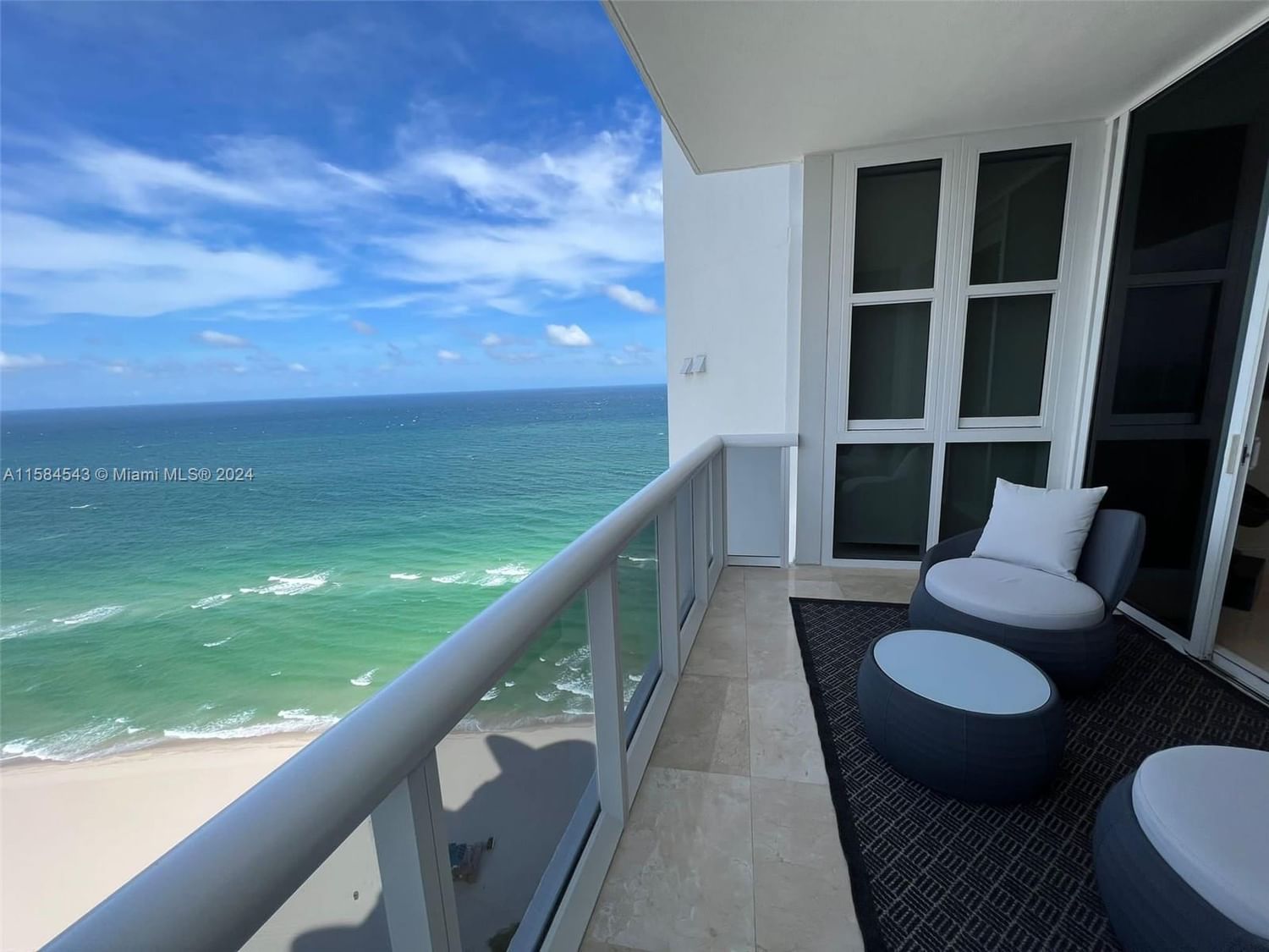 Real estate property located at 18201 Collins Ave #4004, Miami-Dade, TRUMP ROYALE CONDO, Sunny Isles Beach, FL