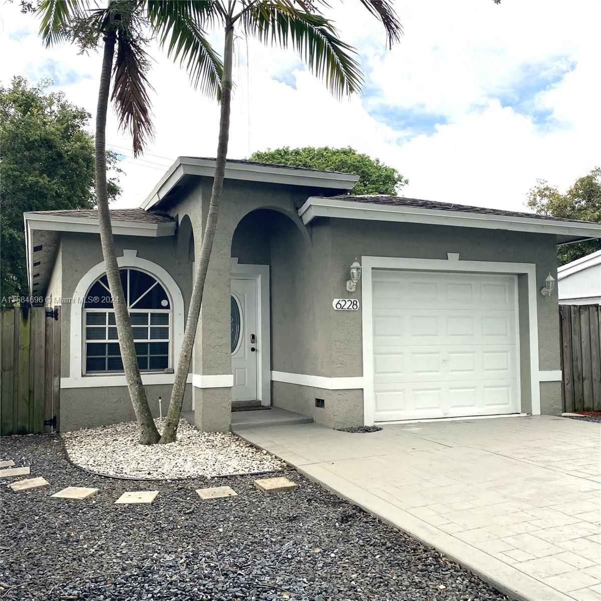 Real estate property located at 6228 Cleveland St, Broward County, HOLLYWOOD SUBURBS, Hollywood, FL