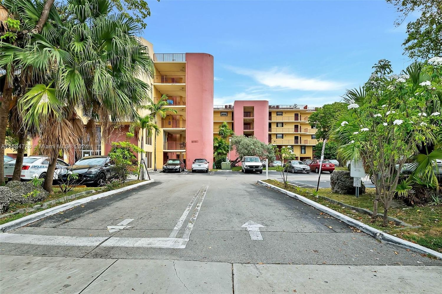 Real estate property located at 8775 Park Blvd #419, Miami-Dade County, FERNWOODS CONDO NO 1, Miami, FL