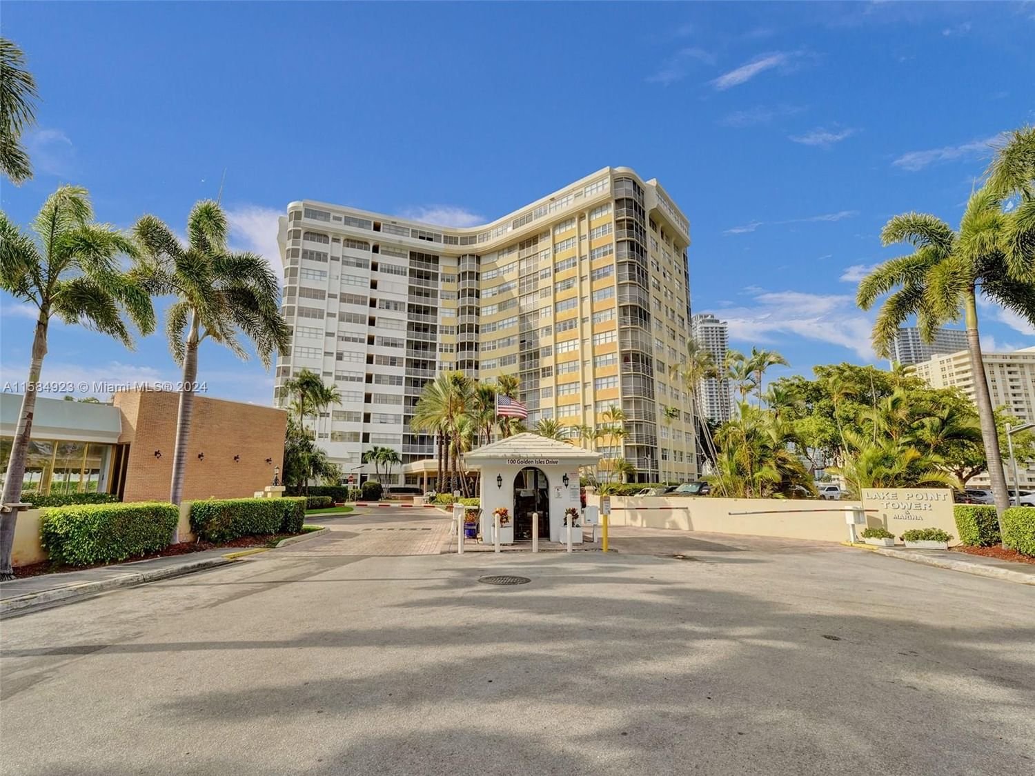 Real estate property located at 100 Golden Isles Dr #804, Broward County, LAKE POINT TOWER CONDOMIN, Hallandale Beach, FL