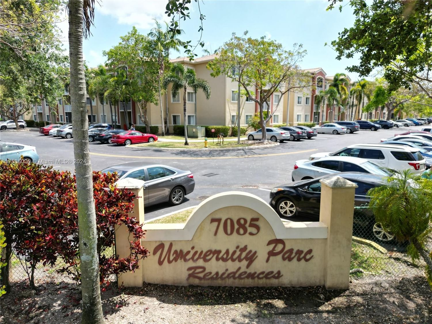 Real estate property located at 7085 Nova Dr #211, Broward County, UNIVERSITY PARC RESIDENCE, Davie, FL