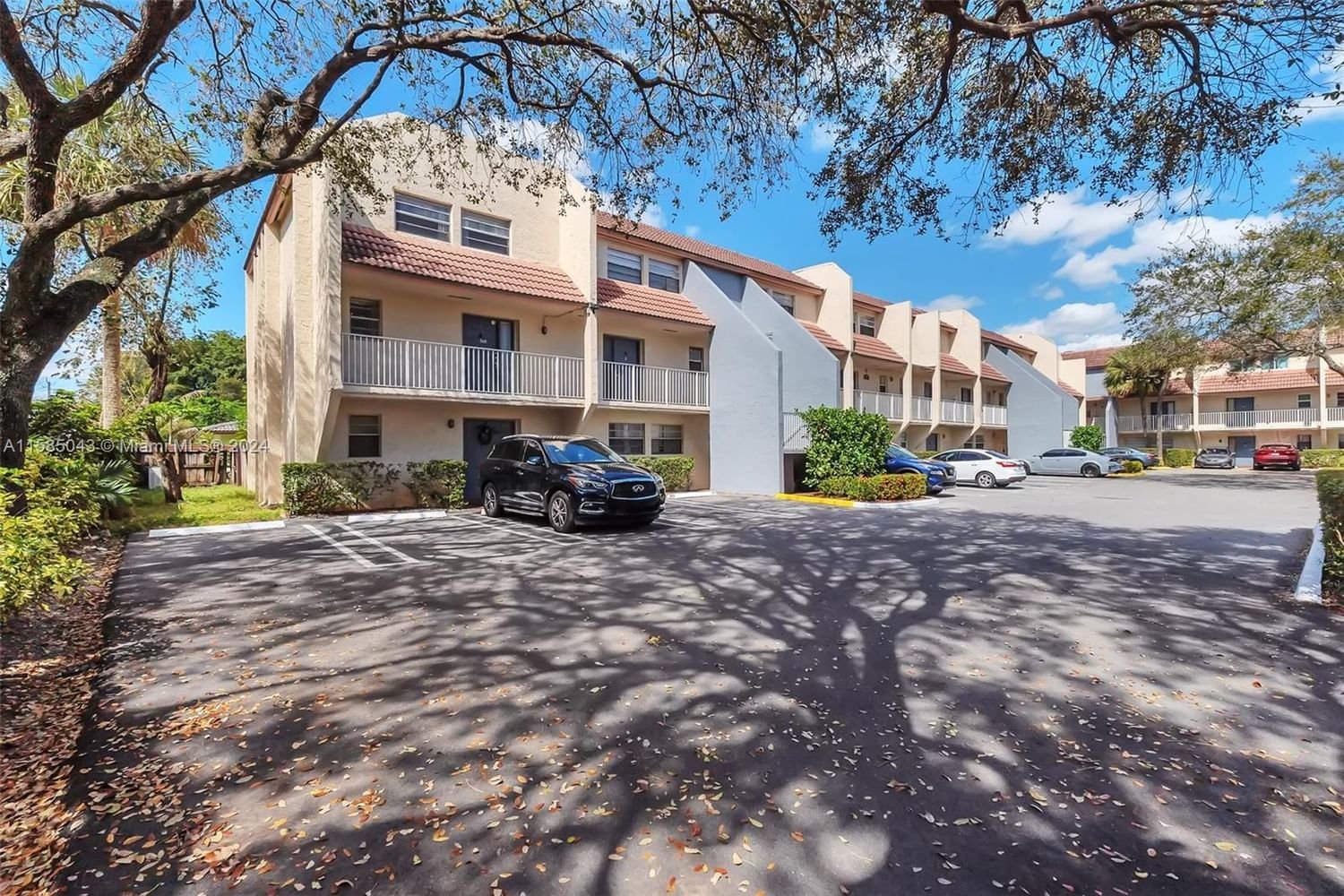 Real estate property located at 3750 115th Way #5-1, Broward County, CORAL SPRINGS ESTATE TOWN, Coral Springs, FL