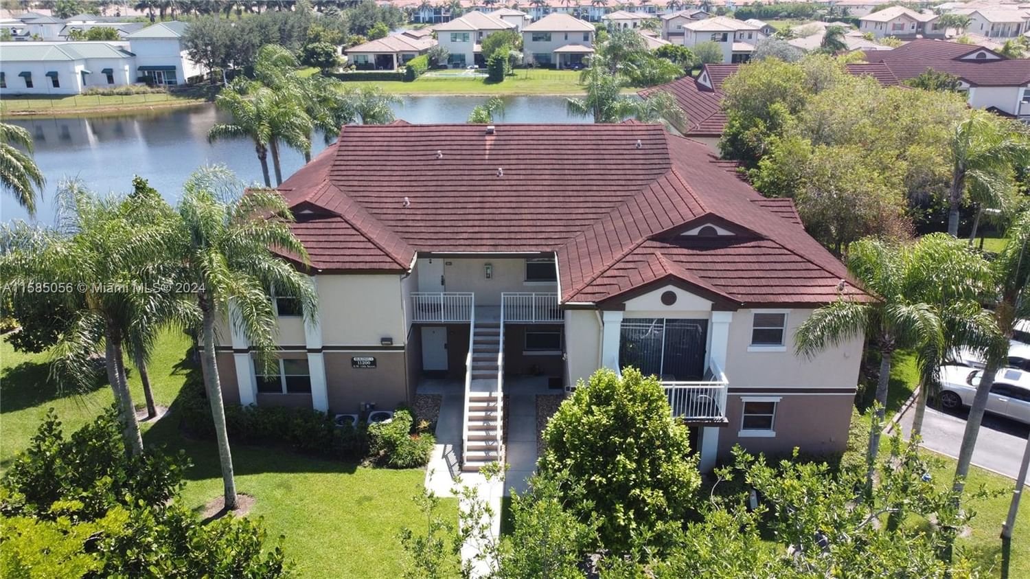 Real estate property located at 11200 13th St #201, Broward County, CLUB QUARTERS AT RAINTREE, Pembroke Pines, FL