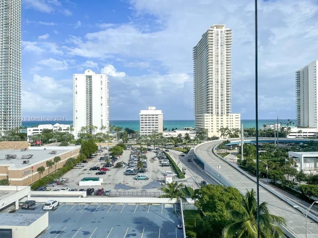Real estate property located at 16909 Bay Rd #621, Miami-Dade County, PLAZA OF AMERICAS CONDO P, Sunny Isles Beach, FL