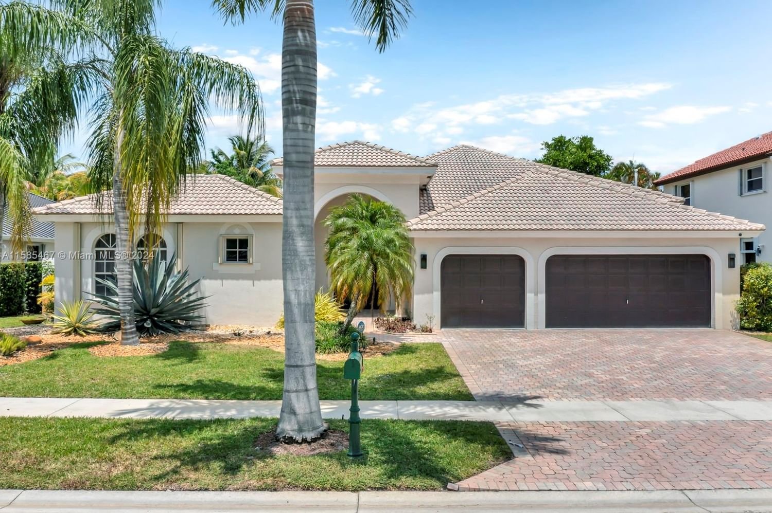 Real estate property located at 18621 39th Ct, Broward County, SUNSET LAKES PLAT ONE, Miramar, FL