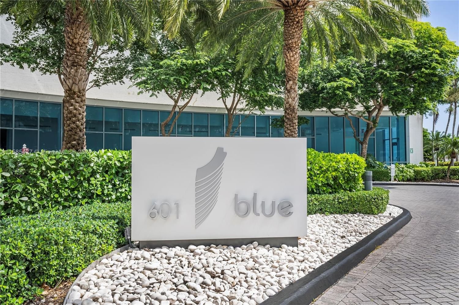 Real estate property located at 601 36th St #2606, Miami-Dade County, Blue on the Bay, Miami, FL