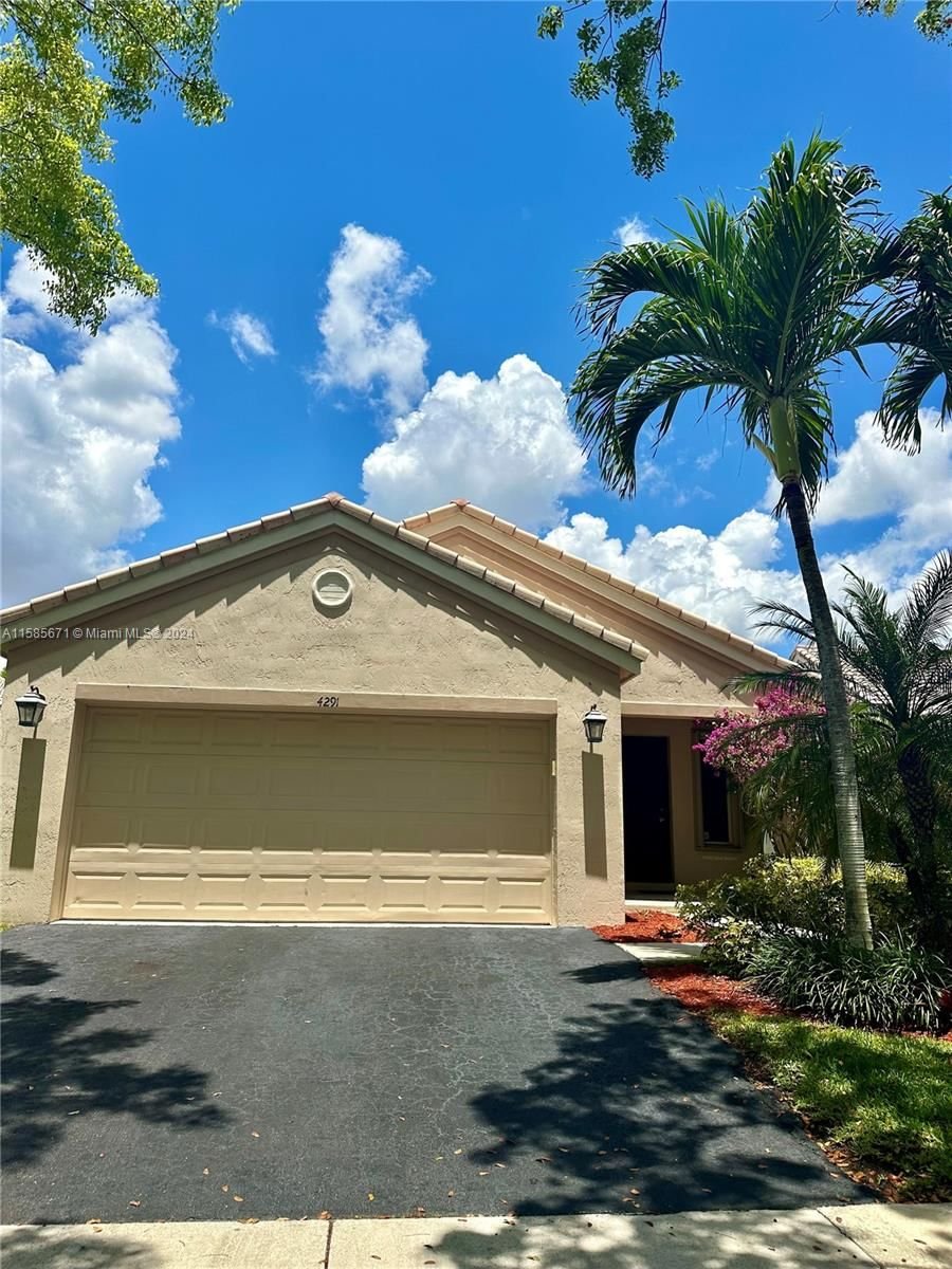 Real estate property located at 4291 Greenbriar Ln, Broward County, SECTOR 8 9 AND 10, Weston, FL