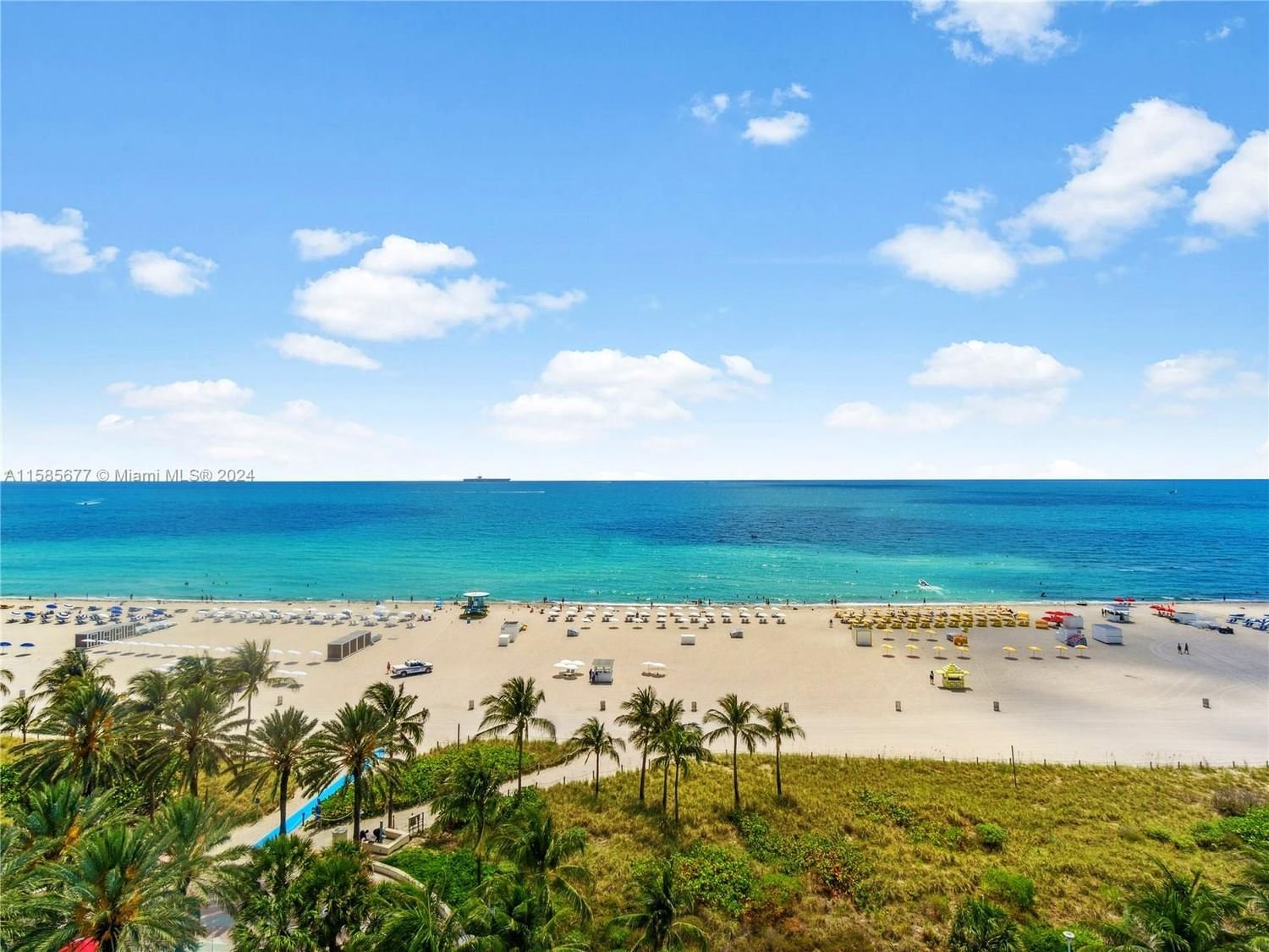 Real estate property located at 100 Lincoln Rd #1047, Miami-Dade County, THE DECOPLAGE CONDO, Miami Beach, FL