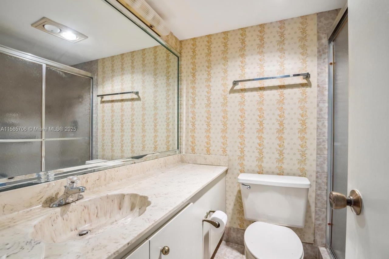 Real estate property located at 2804 46th Ave C227, Broward, Grandview At Emerald Hills, Hollywood, FL
