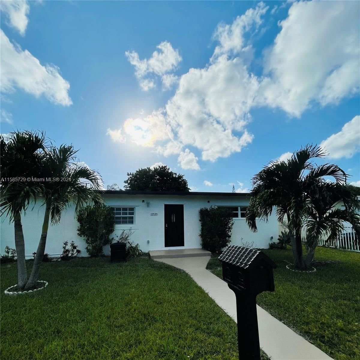Real estate property located at 12520 Randall Park Dr, Miami-Dade County, RANDALL PARK, Miami, FL