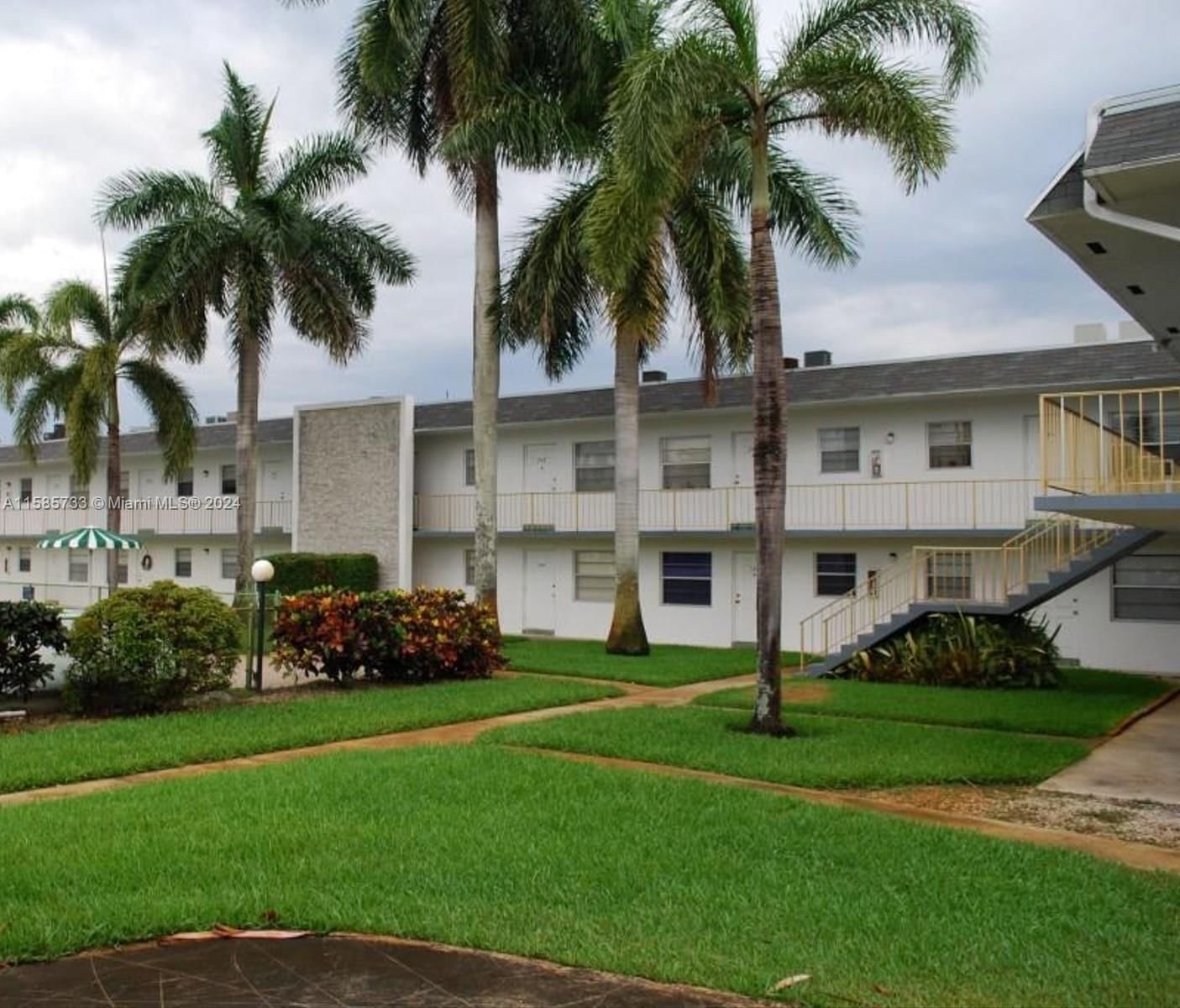Real estate property located at 6201 37th St #205, Broward County, I DELWOOD WEST CONDO, Davie, FL