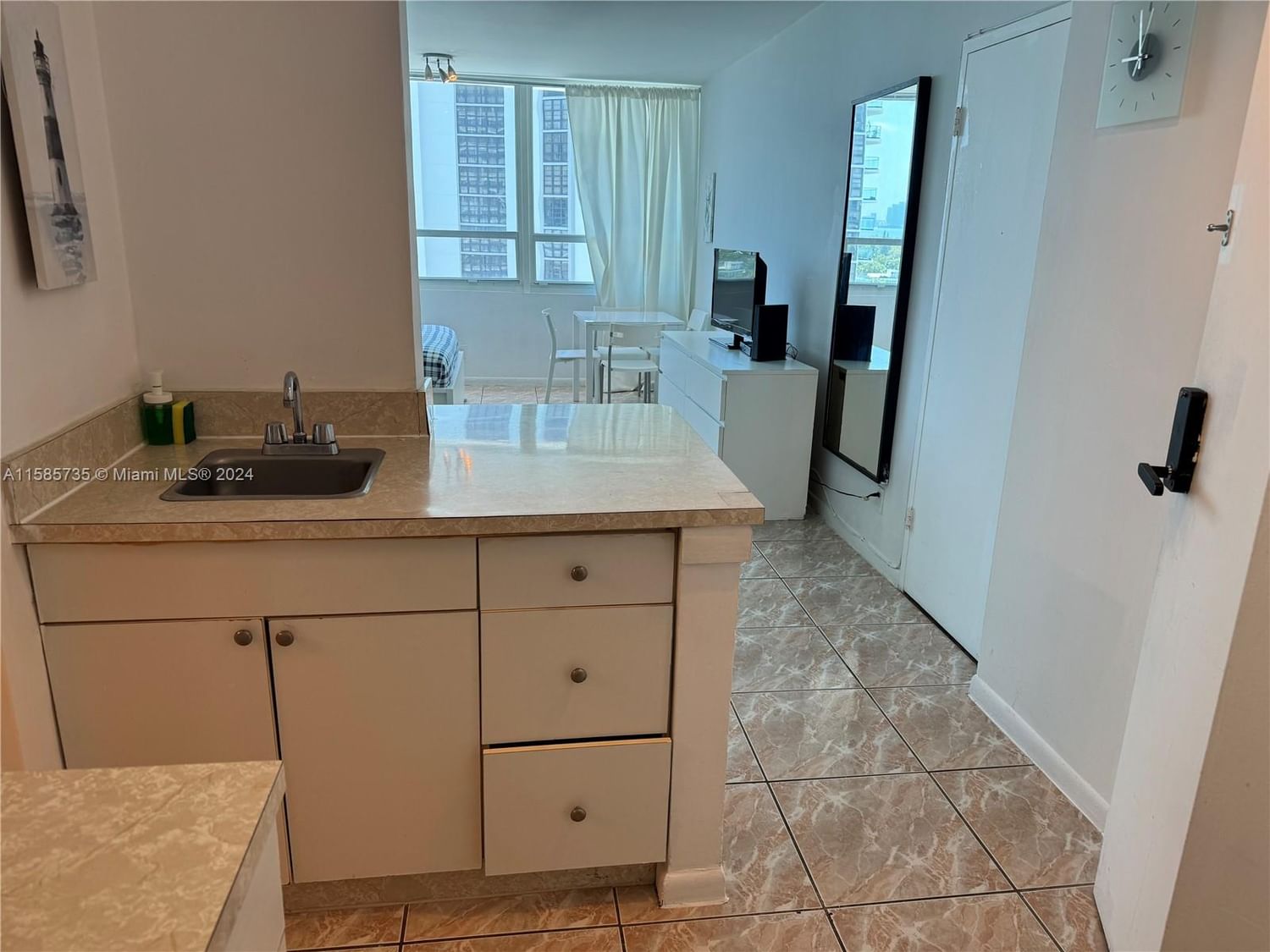 Real estate property located at 5445 Collins Ave #812, Miami-dade, Castle Beach Club Condo, Miami Beach, FL
