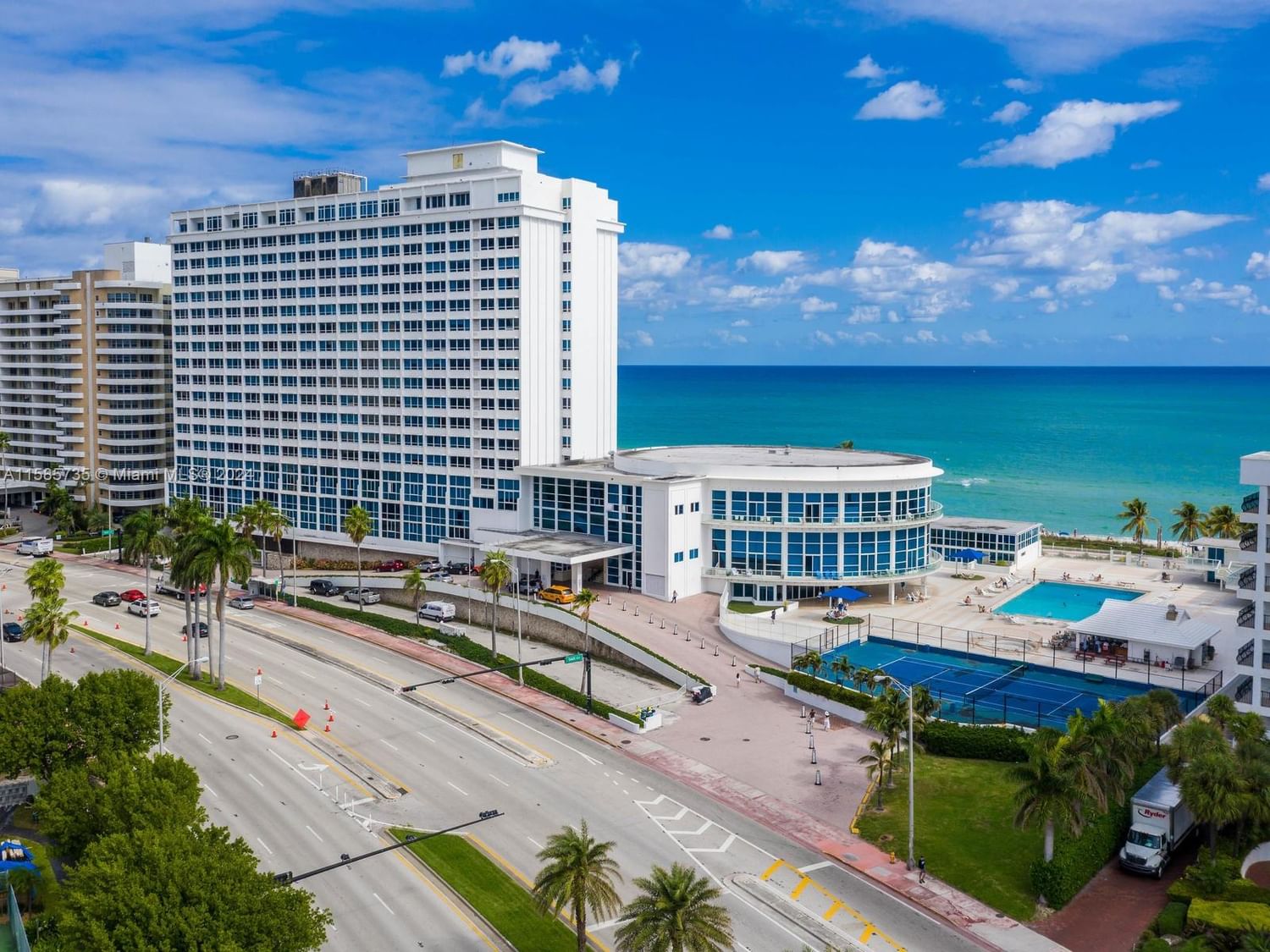 Real estate property located at 5445 Collins Ave #812, Miami-dade, Castle Beach Club Condo, Miami Beach, FL