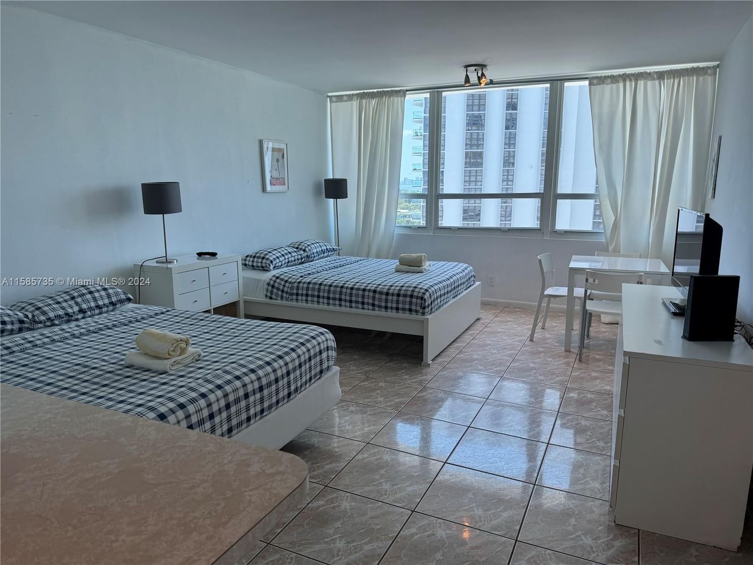 Real estate property located at 5445 Collins Ave #812, Miami-dade, Castle Beach Club Condo, Miami Beach, FL