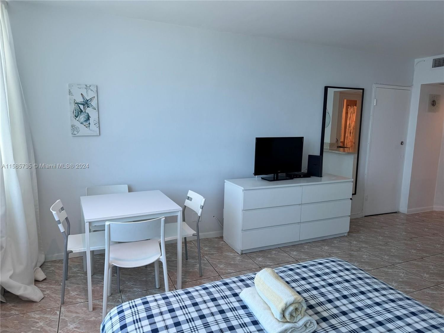Real estate property located at 5445 Collins Ave #812, Miami-dade, Castle Beach Club Condo, Miami Beach, FL