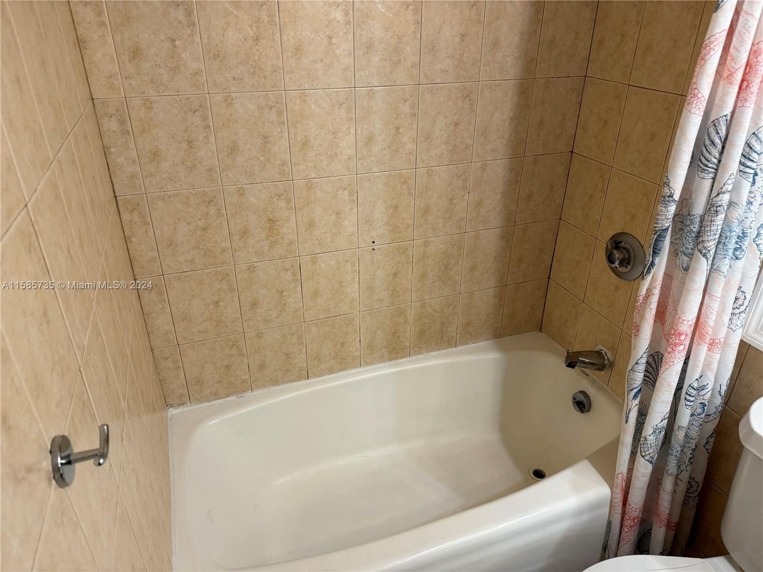 Real estate property located at 5445 Collins Ave #812, Miami-dade, Castle Beach Club Condo, Miami Beach, FL