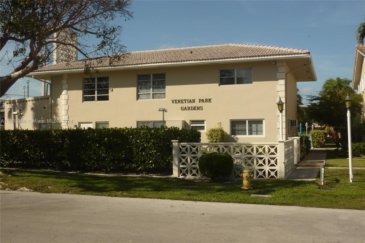 Real estate property located at 2121 42nd Ct #207C, Broward County, VENETIAN PARK GARDENS CON, Lighthouse Point, FL