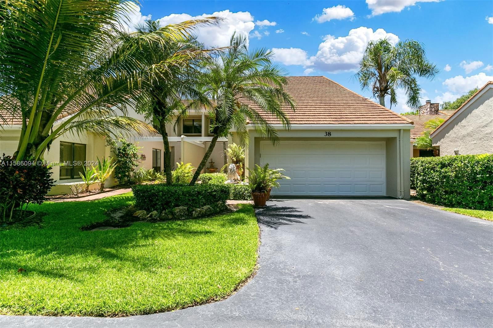 Real estate property located at 38 Balfour Rd W #38, Palm Beach County, VILLAS OF THURSTON, Palm Beach Gardens, FL