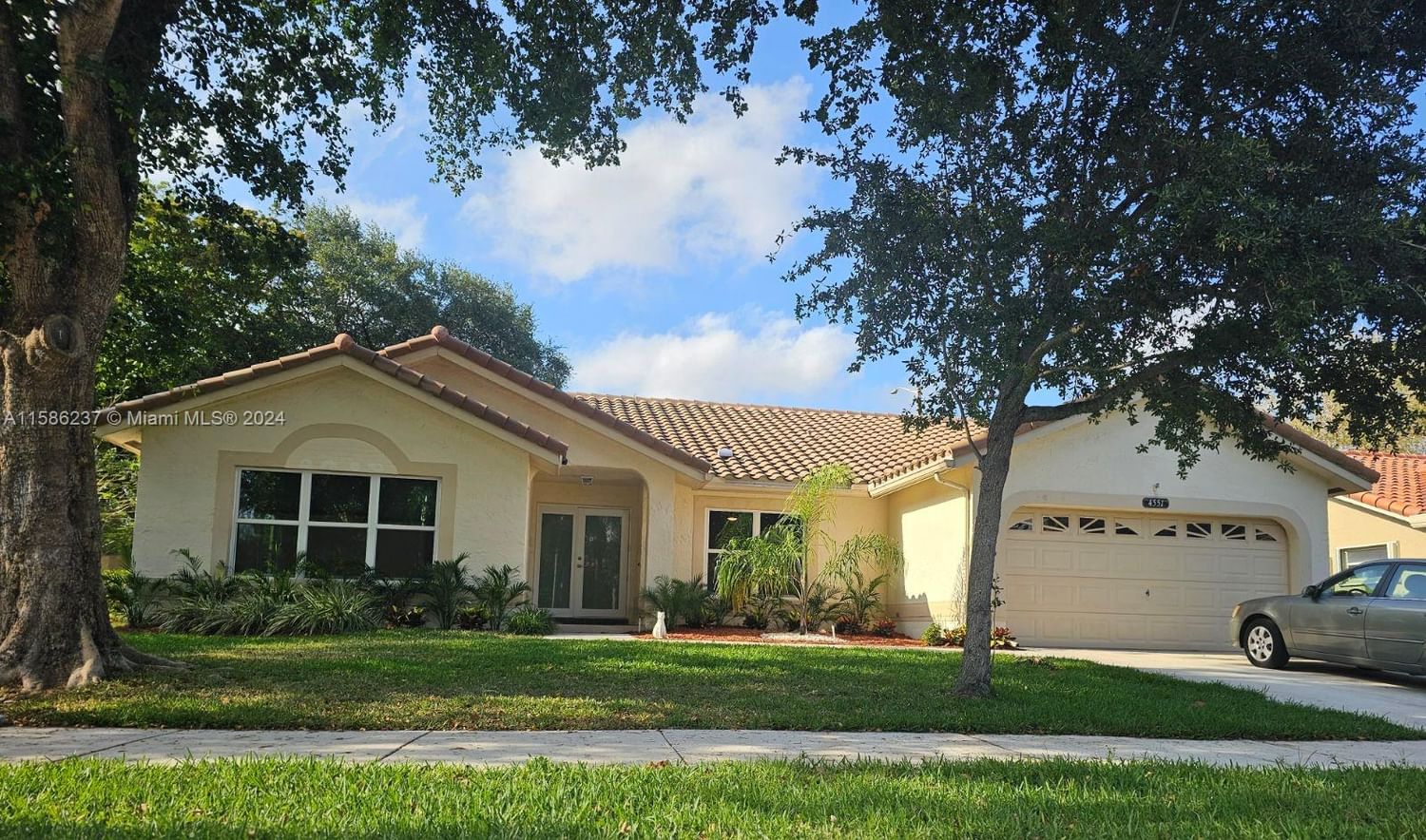 Real estate property located at 4551 52nd St, Broward County, WINSTON PARK, Coconut Creek, FL