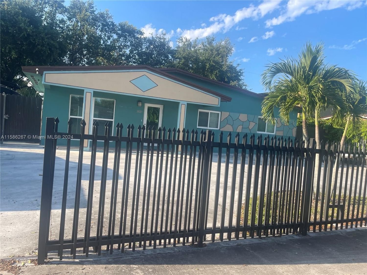 Real estate property located at 3845 170th St, Miami-Dade County, CAROL CITY REV PLAT, Miami Gardens, FL