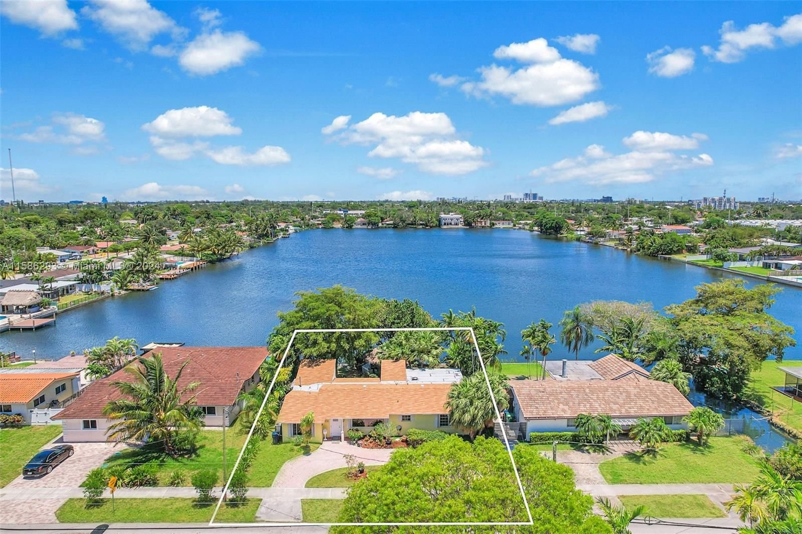 Real estate property located at 2475 209th Ter, Miami-Dade County, SUNSWEPT ISLE, Miami, FL