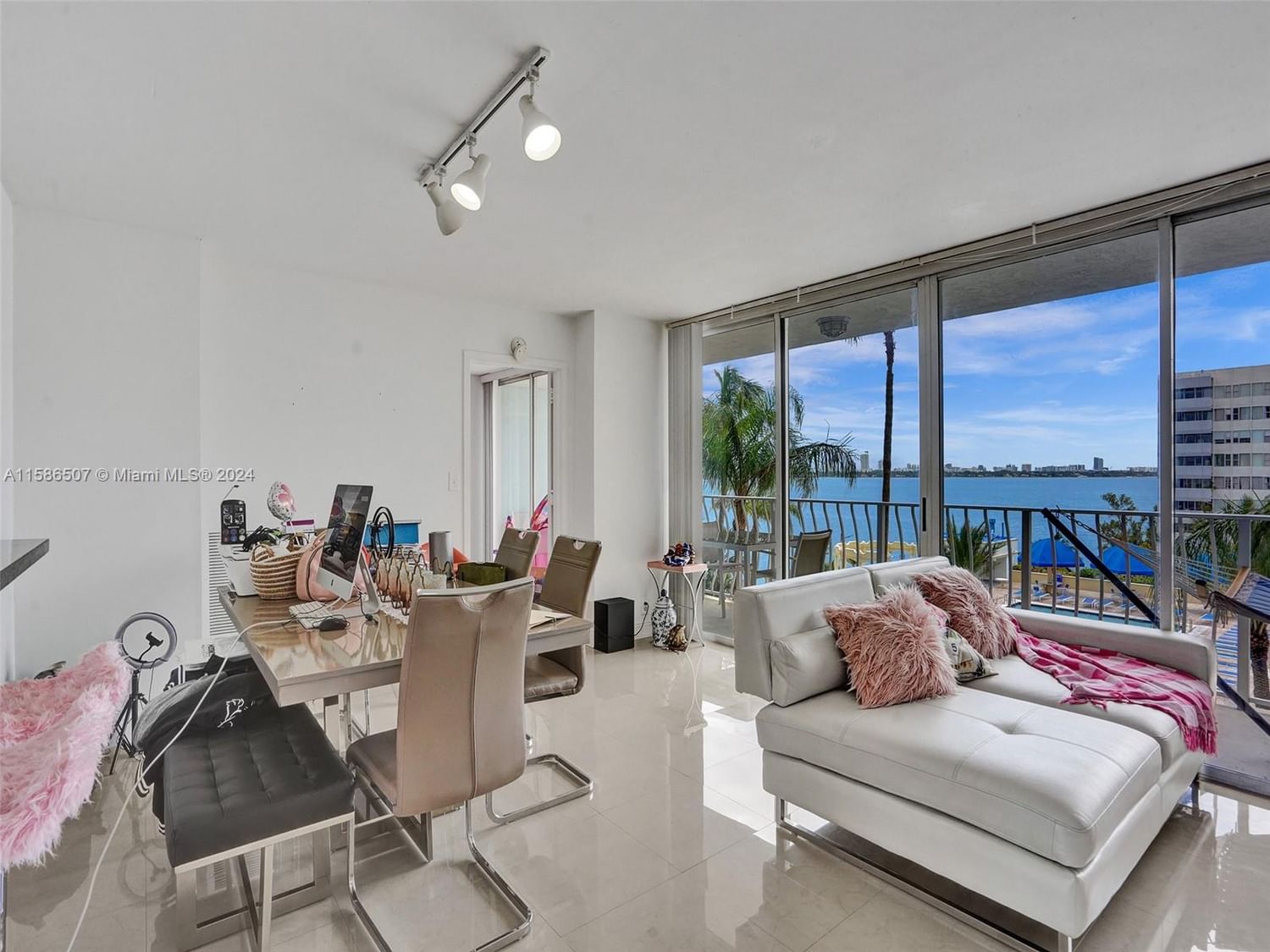 Real estate property located at 7601 Treasure Dr #722, Miami-dade, The Grandview Palace Cond, North Bay Village, FL
