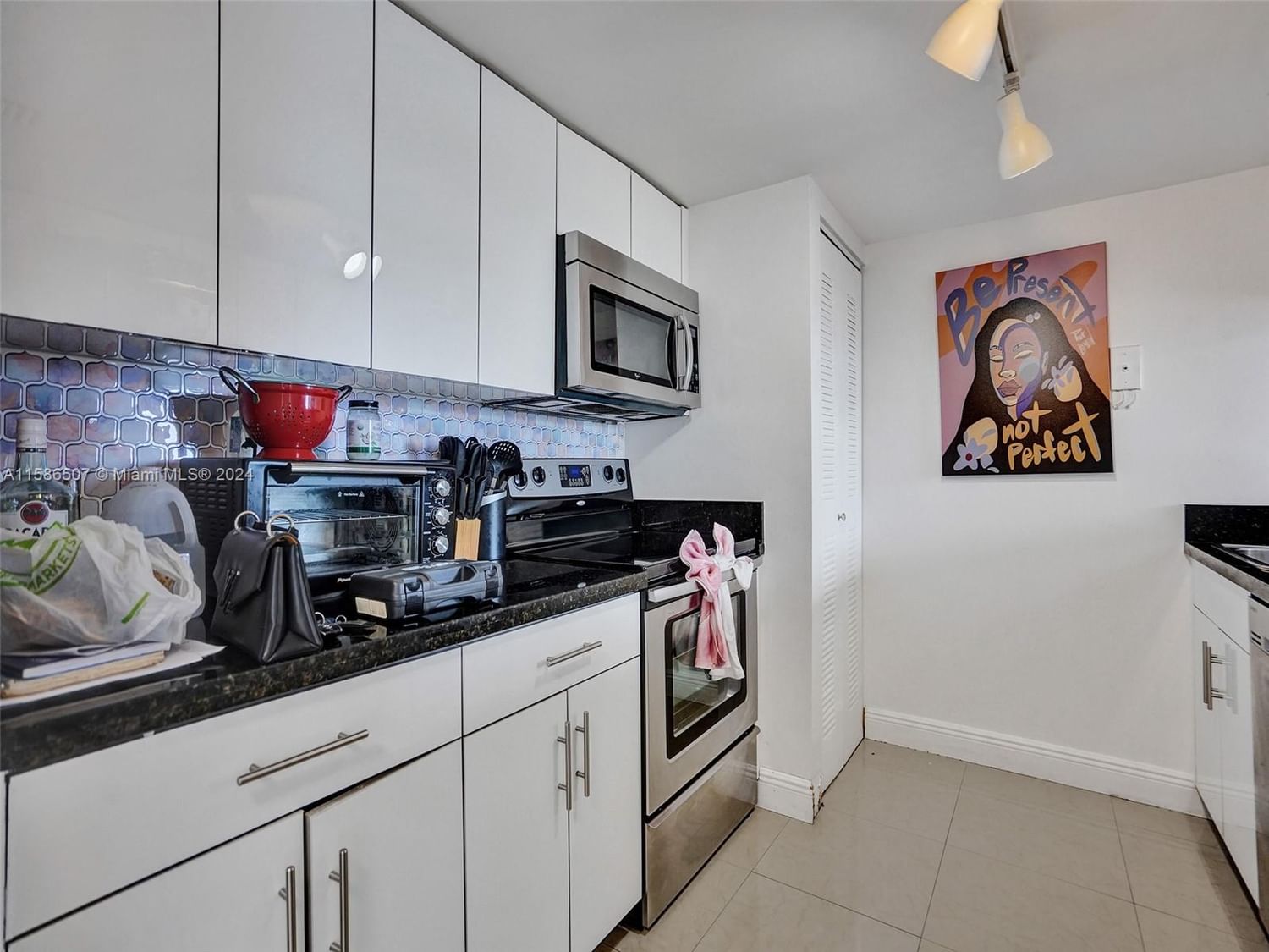 Real estate property located at 7601 Treasure Dr #722, Miami-dade, The Grandview Palace Cond, North Bay Village, FL