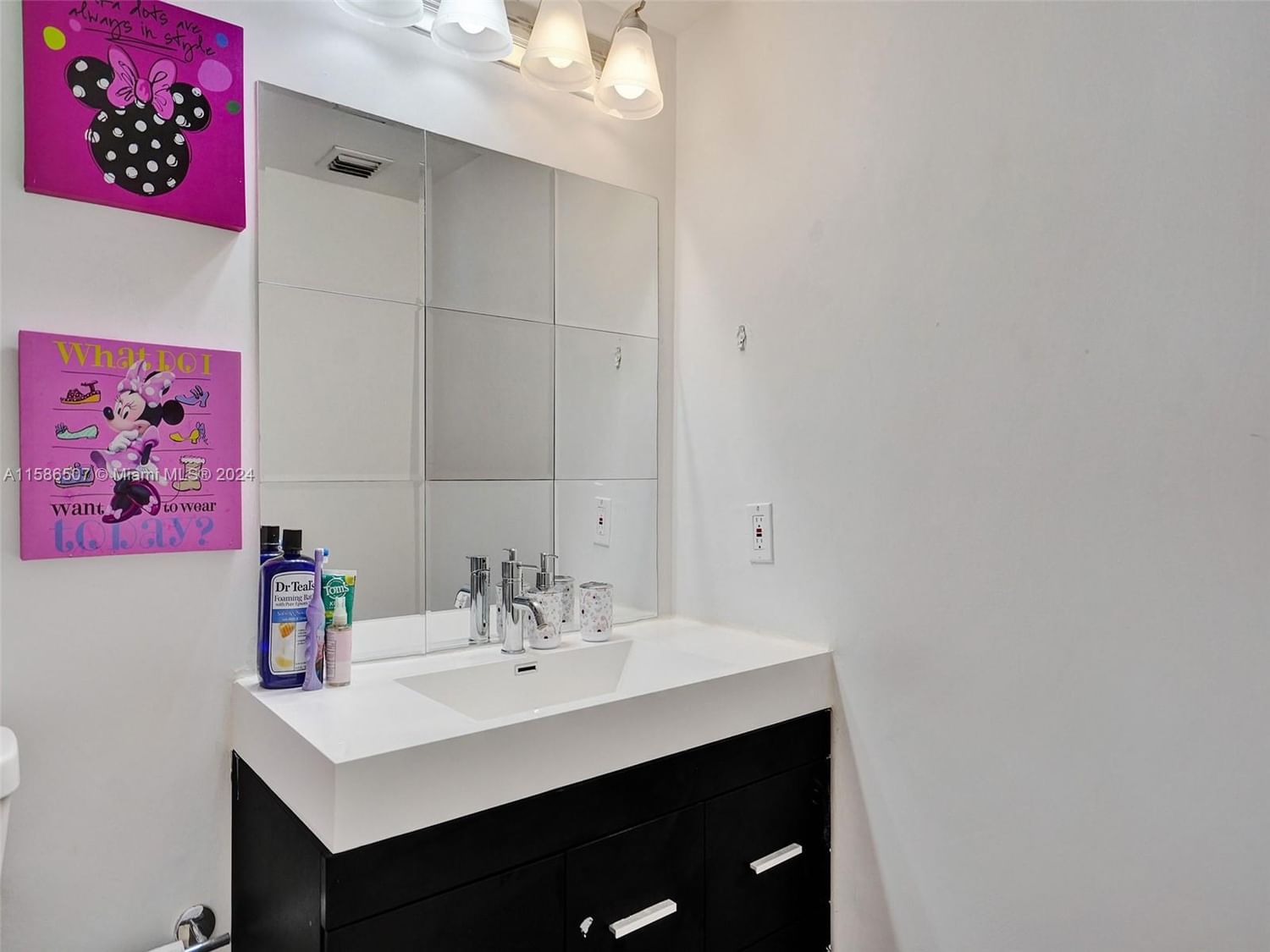 Real estate property located at 7601 Treasure Dr #722, Miami-dade, The Grandview Palace Cond, North Bay Village, FL