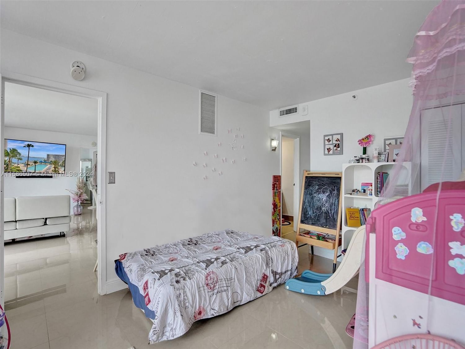 Real estate property located at 7601 Treasure Dr #722, Miami-dade, The Grandview Palace Cond, North Bay Village, FL