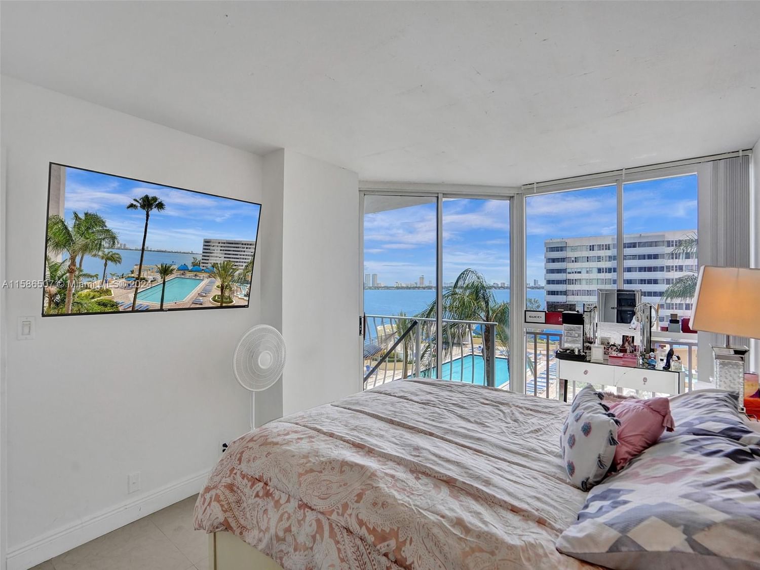 Real estate property located at 7601 Treasure Dr #722, Miami-dade, The Grandview Palace Cond, North Bay Village, FL
