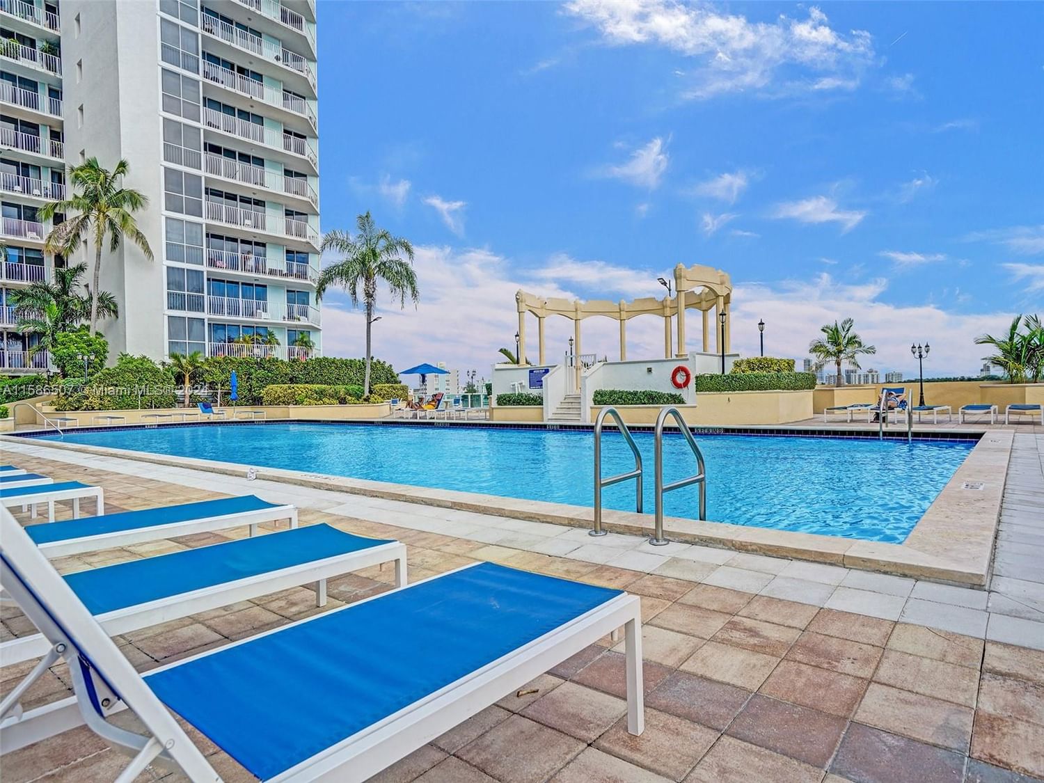 Real estate property located at 7601 Treasure Dr #722, Miami-dade, The Grandview Palace Cond, North Bay Village, FL