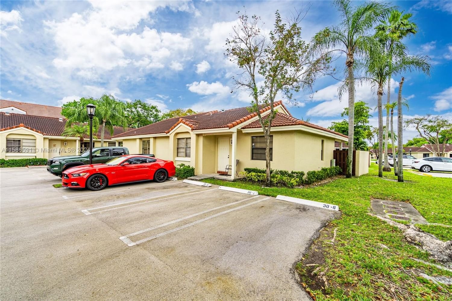 Real estate property located at 17262 60th Ct #17262, Miami-Dade County, VILLA HOMES AT THE MOORS, Hialeah, FL