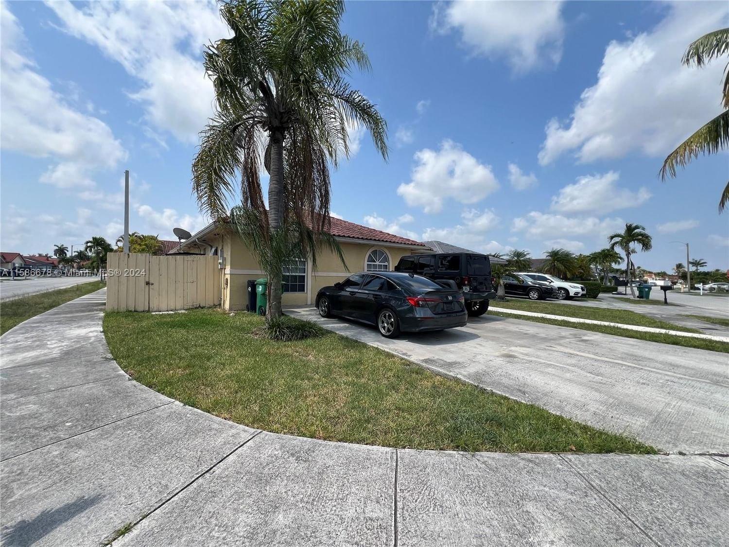 Real estate property located at 14300 52nd St, Miami-Dade County, BIRD LAKES SOUTH SEC 2, Miami, FL