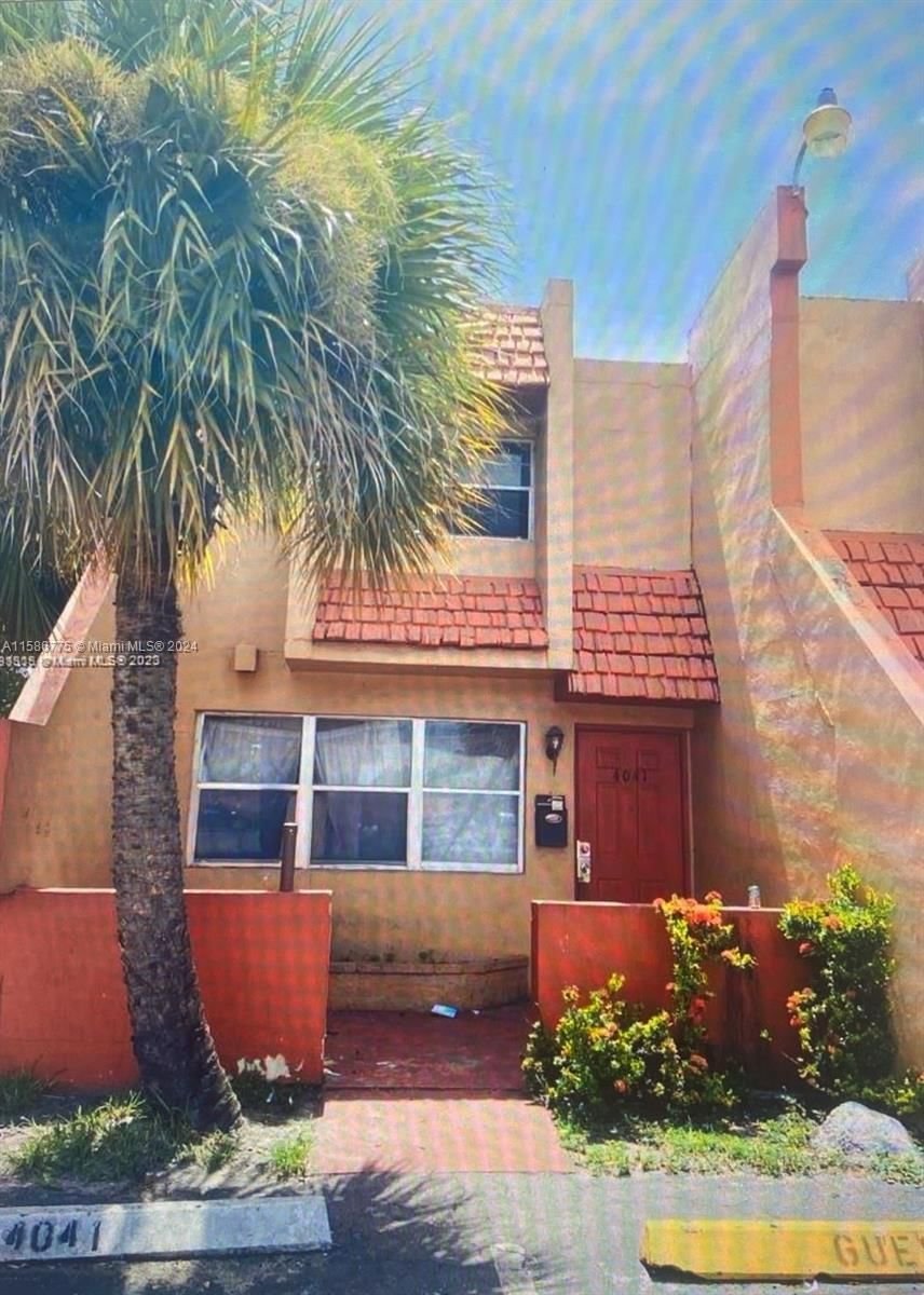 Real estate property located at 4041 19th St #4041, Broward County, LAUDERHILL GARDENS TOWNHO, Lauderhill, FL