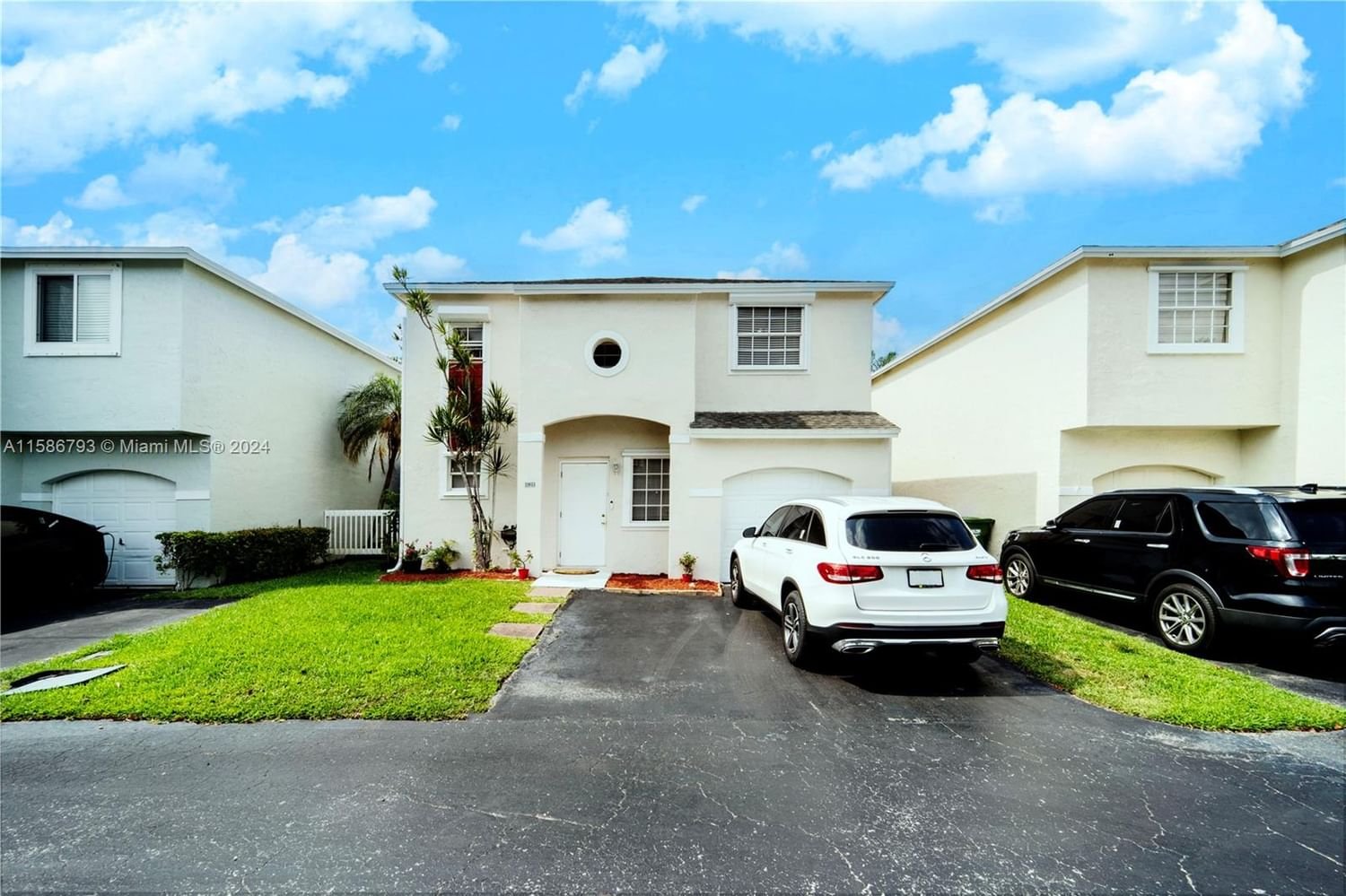 Real estate property located at 11833 13th St, Broward County, PEMBROKE LAKES SEC EIGHT, Pembroke Pines, FL