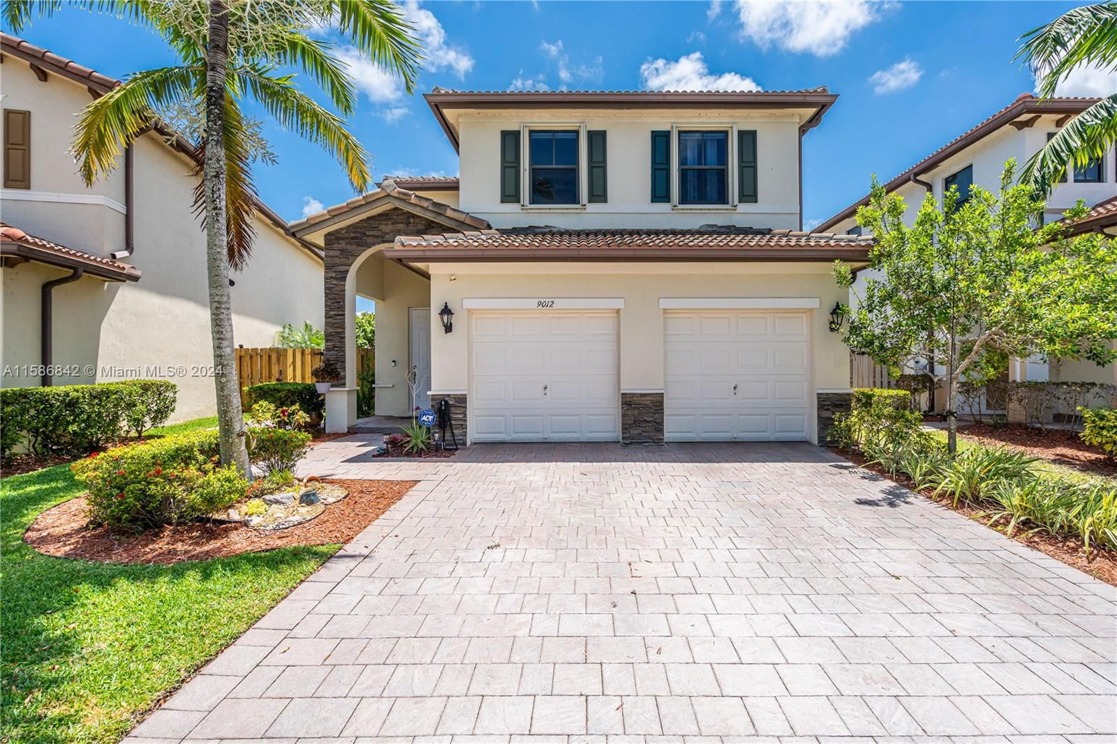 Real estate property located at 9012 227th Ln, Miami-Dade County, LAKES BY THE BAY FAYE REP, Cutler Bay, FL