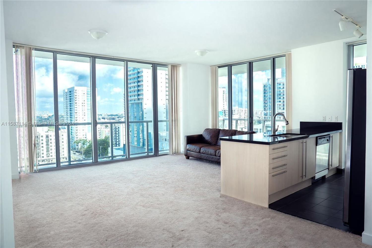 Real estate property located at 79 12th St #1812-S, Miami-Dade County, THE AXIS ON BRICKELL COND, Miami, FL