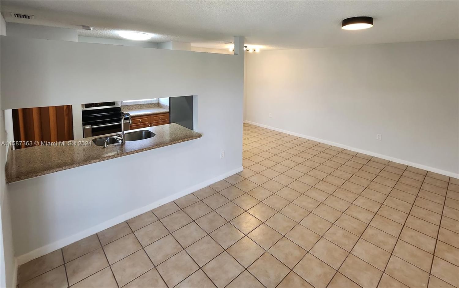 Real estate property located at 15655 74th Cir Dr #10-6, Miami-Dade County, THE FOUNTAINS I CONDO, Miami, FL