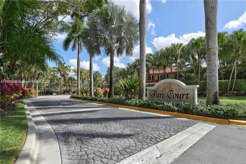 Real estate property located at 982 93rd Ave #982, Broward County, PARC COURT CONDO, Plantation, FL
