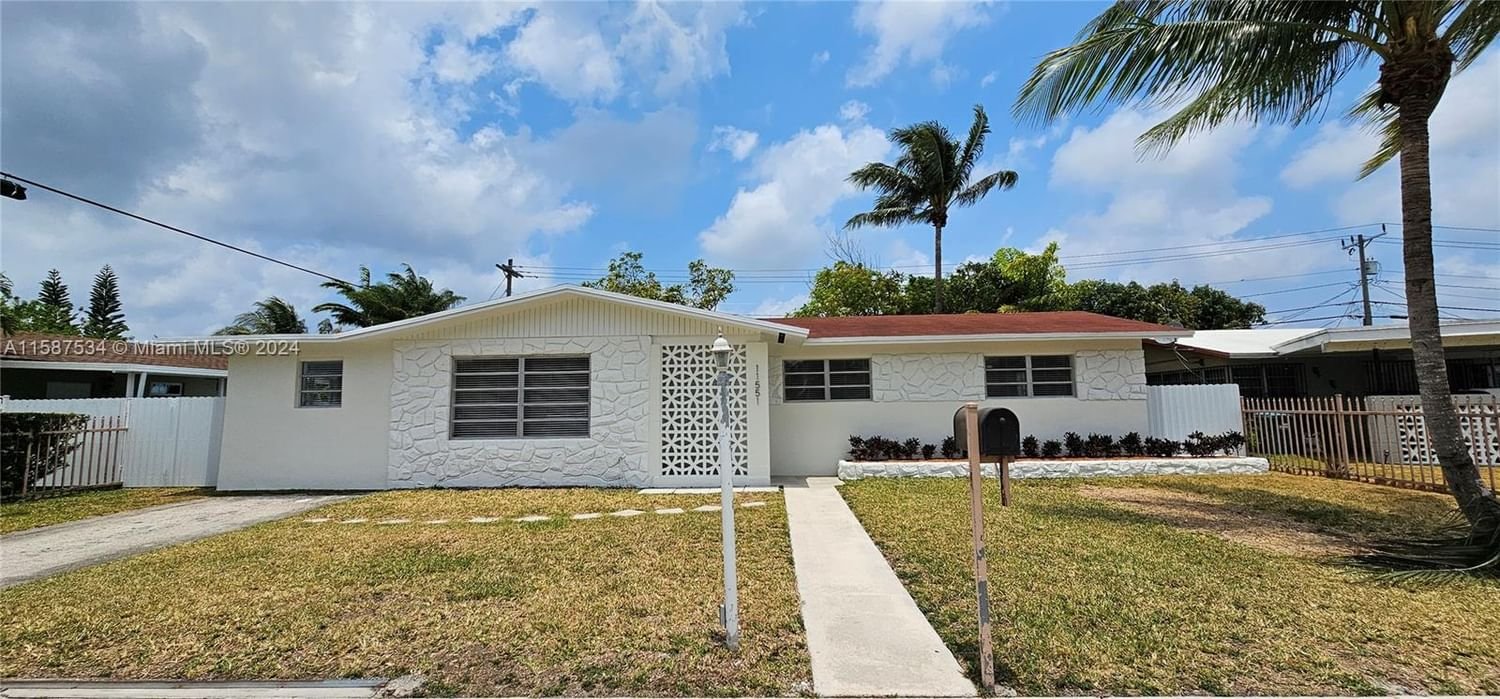 Real estate property located at 11551 201st St, Miami-Dade County, SO MIAMI HEIGHTS ADDN J, Miami, FL