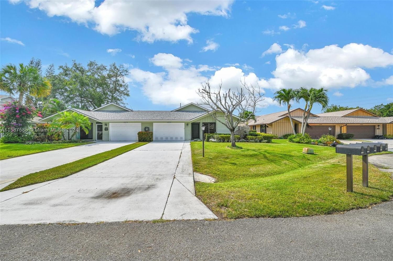 Real estate property located at 12668 Cascades Ct, Martin County, EAGLEWOOD, Hobe Sound, FL