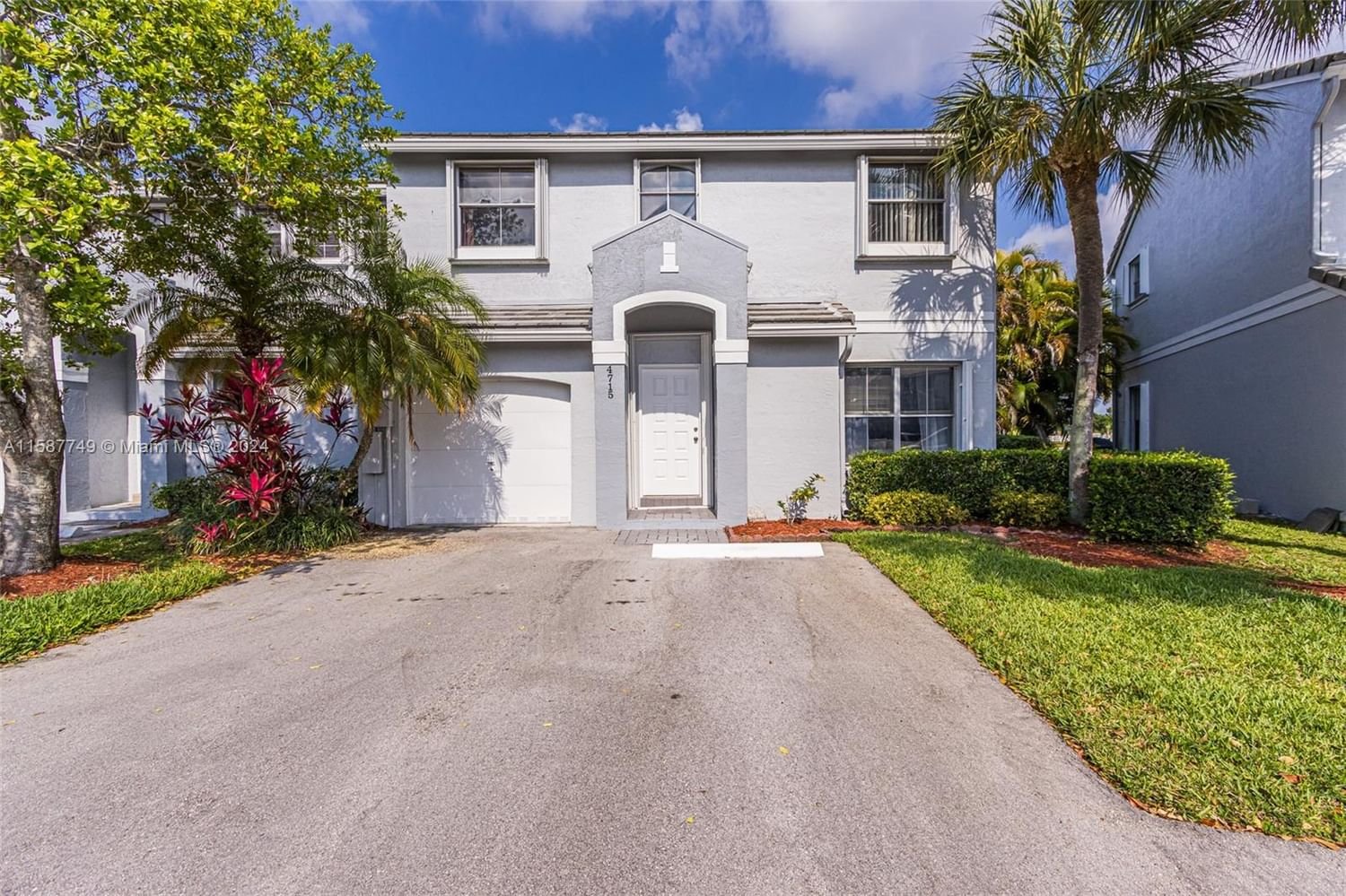 Real estate property located at 4715 Grapevine Way, Broward County, HAWKES BLUFF, Davie, FL