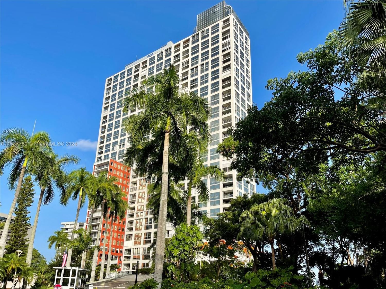 Real estate property located at 1541 Brickell Ave C1805, Miami-Dade County, THE PALACE CONDO, Miami, FL